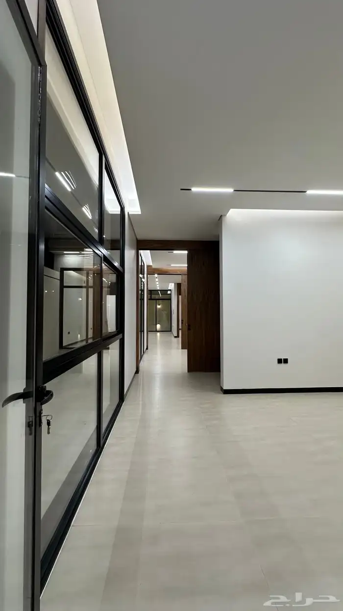 للبيع فيلا حي اليرموك 6