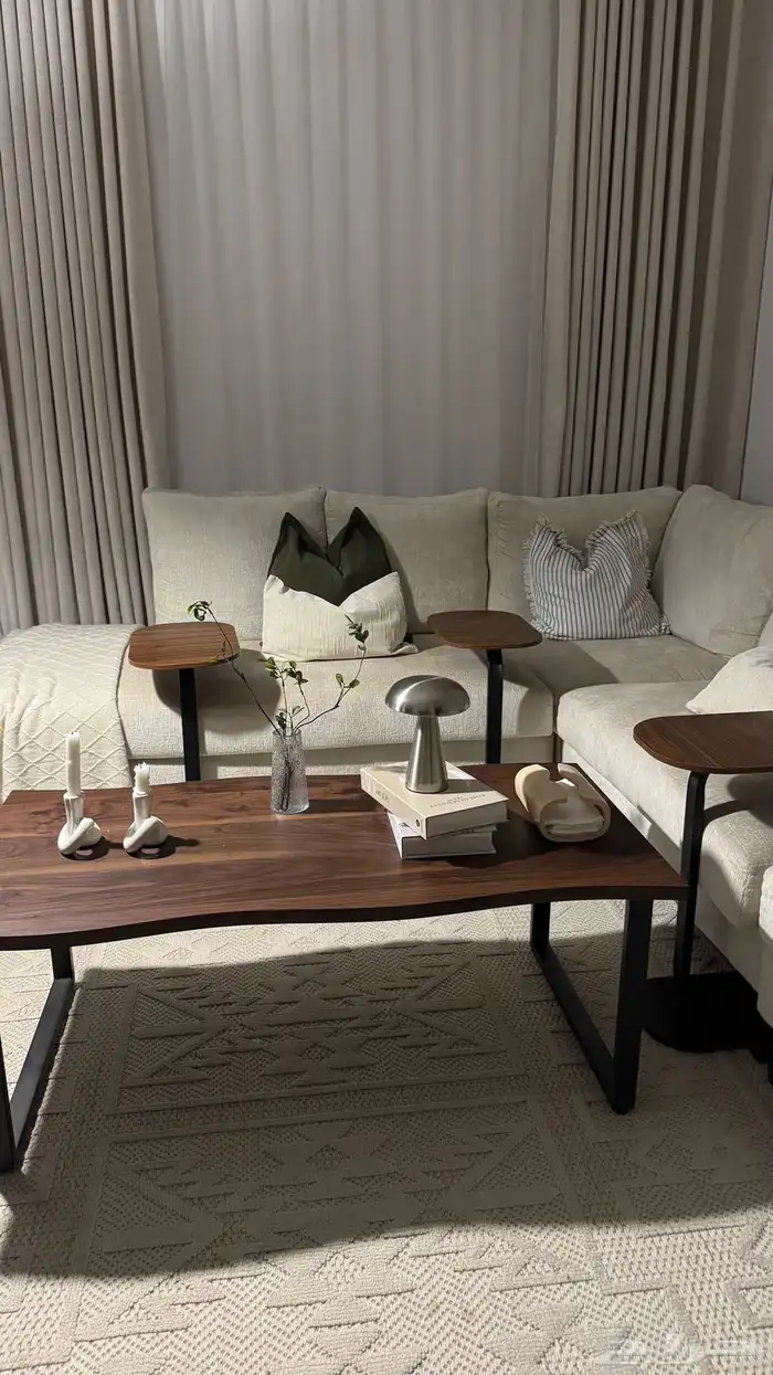 طاولة خشبية للبيع 0