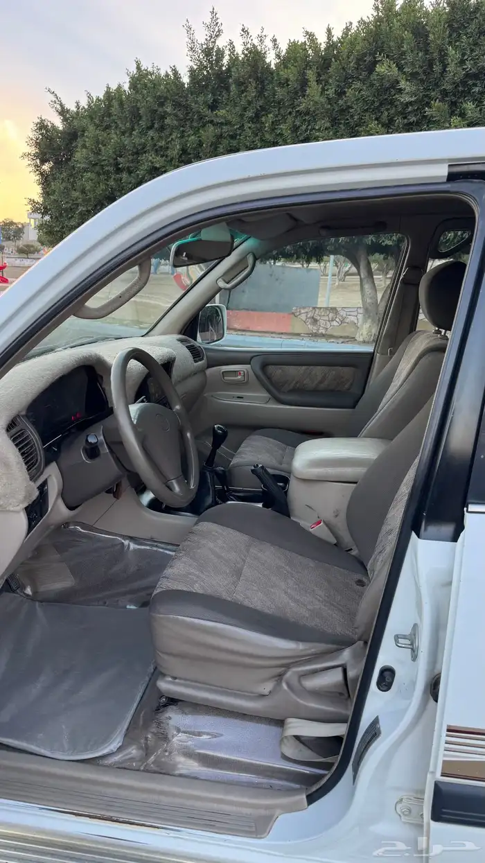 جيب تويوتا 2001. 5