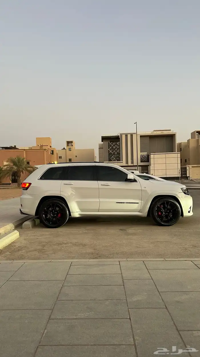 قراند شيروكي 2013 SRT 6