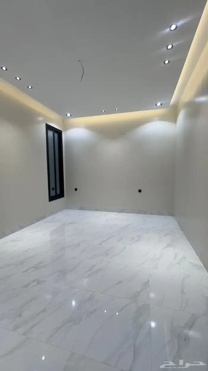 للبيع شقه 6 غرف مع سطح من 500 الف طريق ابها الخميس 19