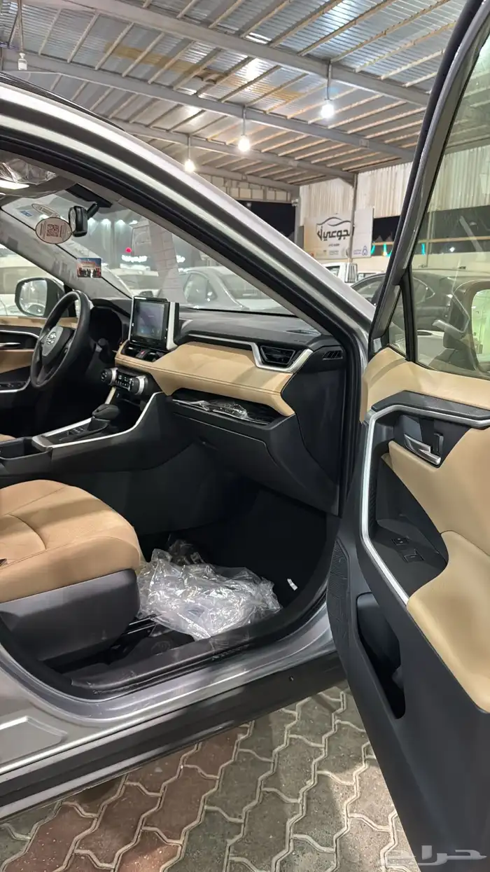 تويوتا راف فور XLE بنزين 2025 8