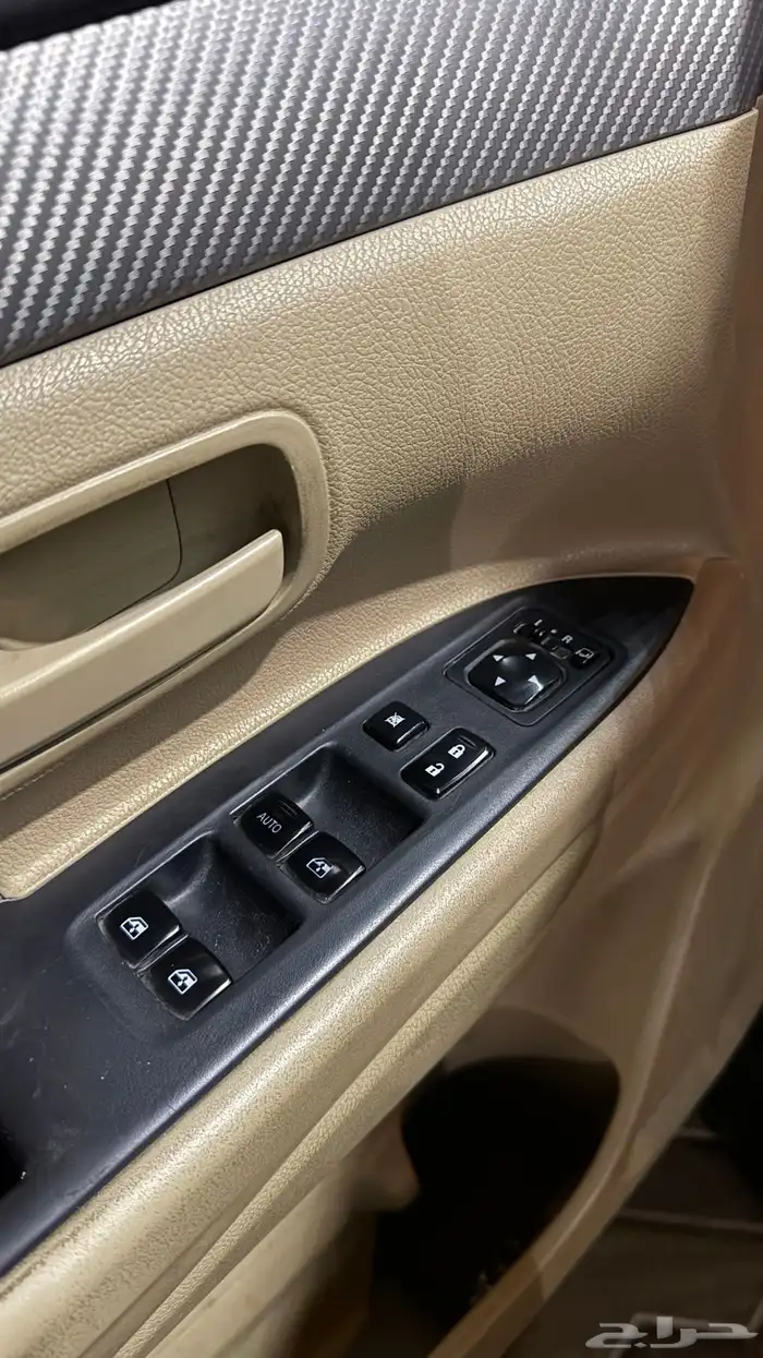 ميتسوبيشي اوتلاندر 2018 نظيف 16