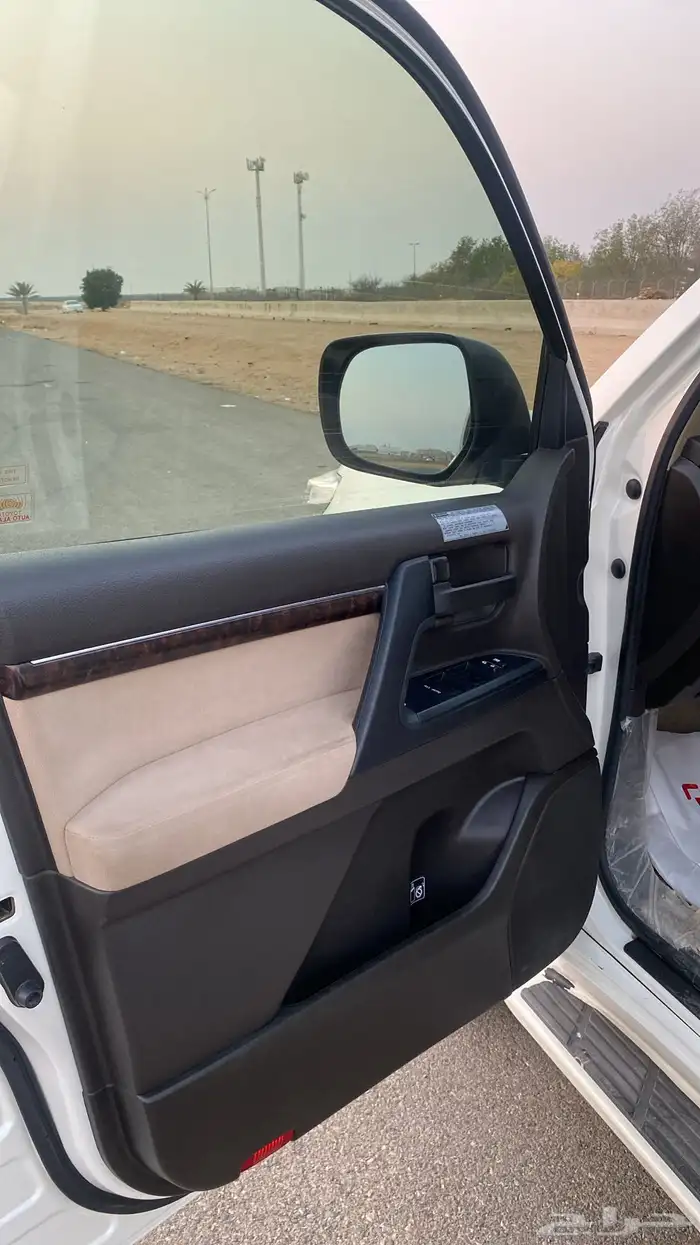 جيب لاندكروزر 2011((مخزن )) 15