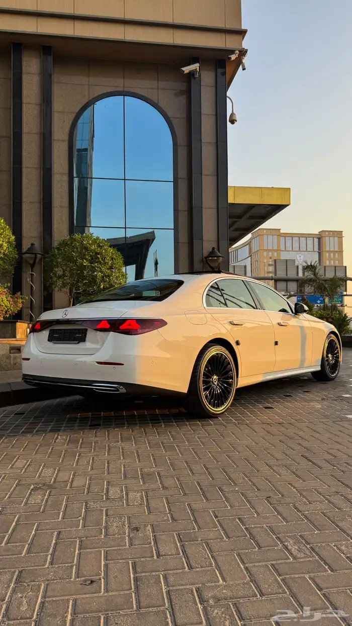 مرسيدس e200 شبه زيرو 2024 5
