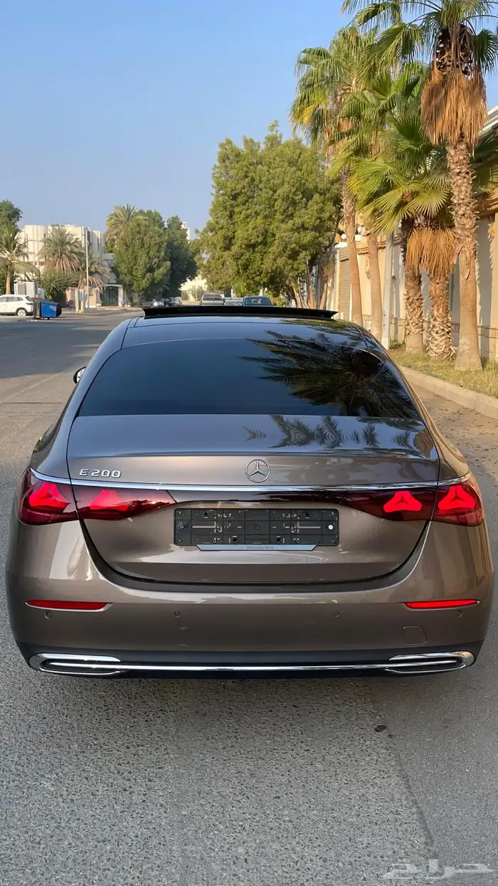 مرسيدس E200 23