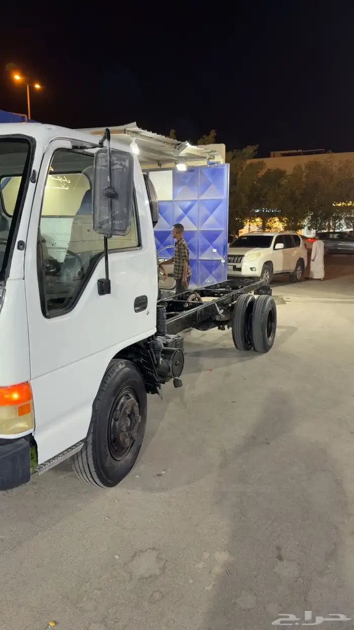 دينا ايسوزو موديل 2003 طول خمس متر 5