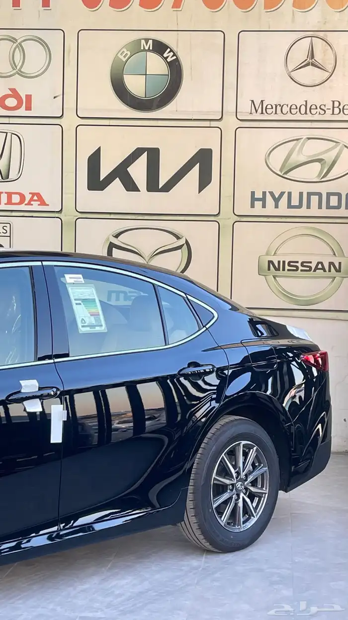 تويوتا كامري E 2025 3