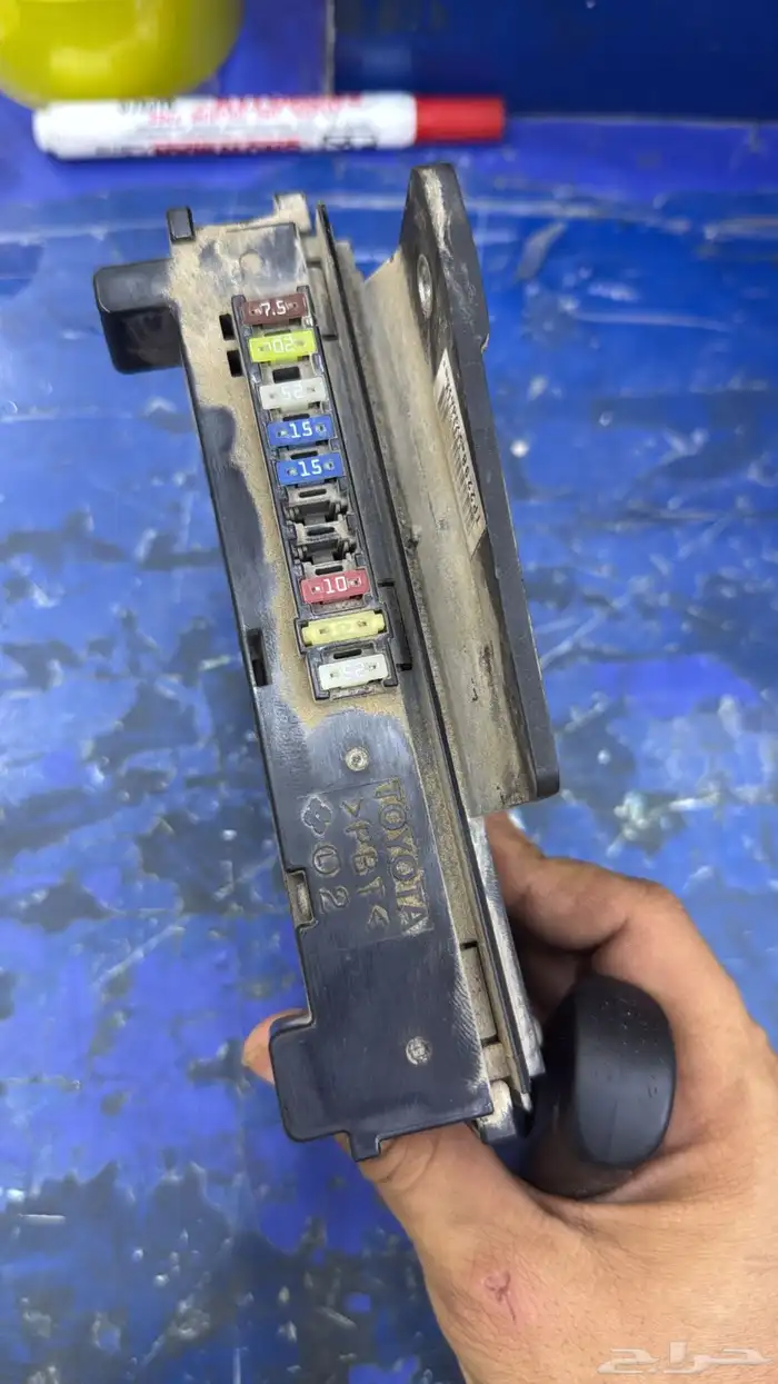 للبيع شريحة علبة الفيوزات الافلون من مديل 2007-2012 0