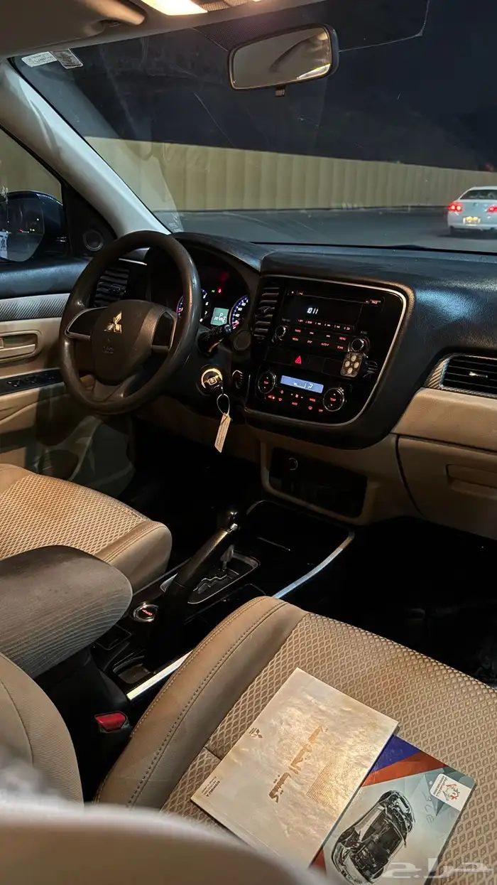 ميتسوبيشي اوتلاندر 2018 نظيف 12