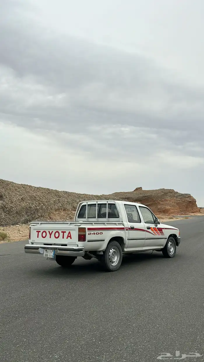 هايلكس 95 GLX للبيع السياره مرشوش بل كامل و البيع مع الوحه 1