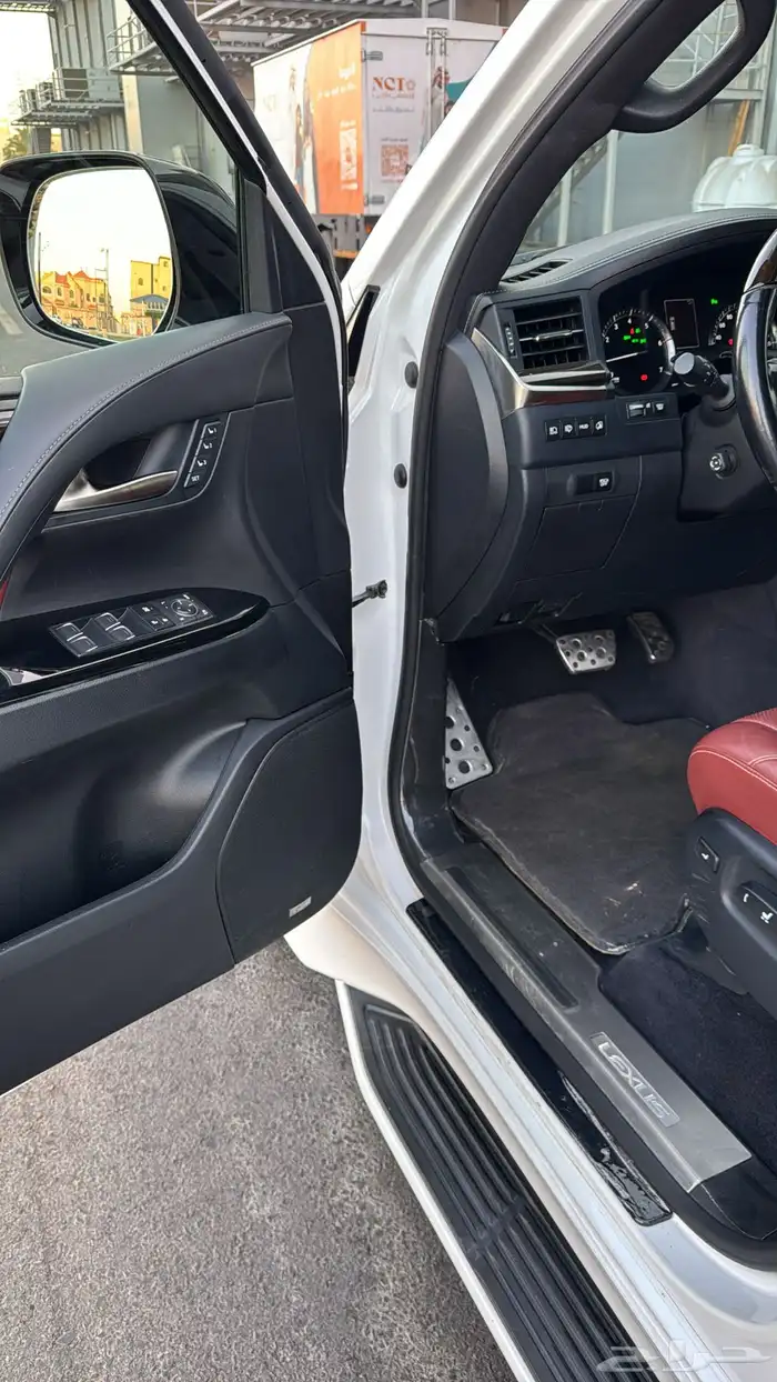 للبيع جيب لكزس 2017 23