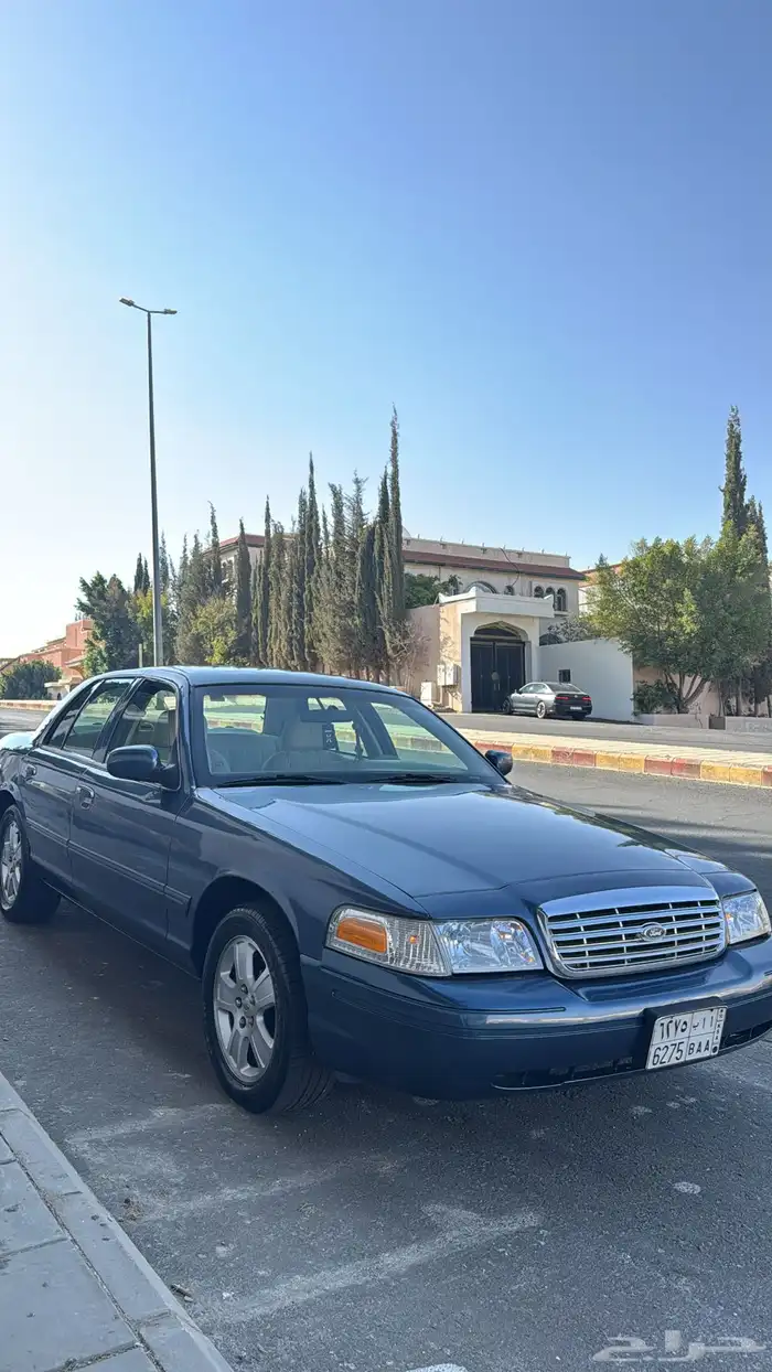 فورد كروان فكتوريا 4