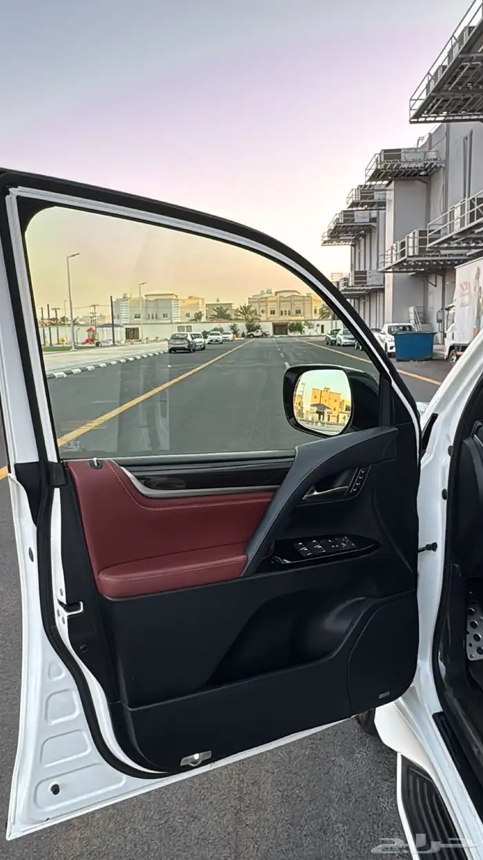 للبيع جيب لكزس 2017 10