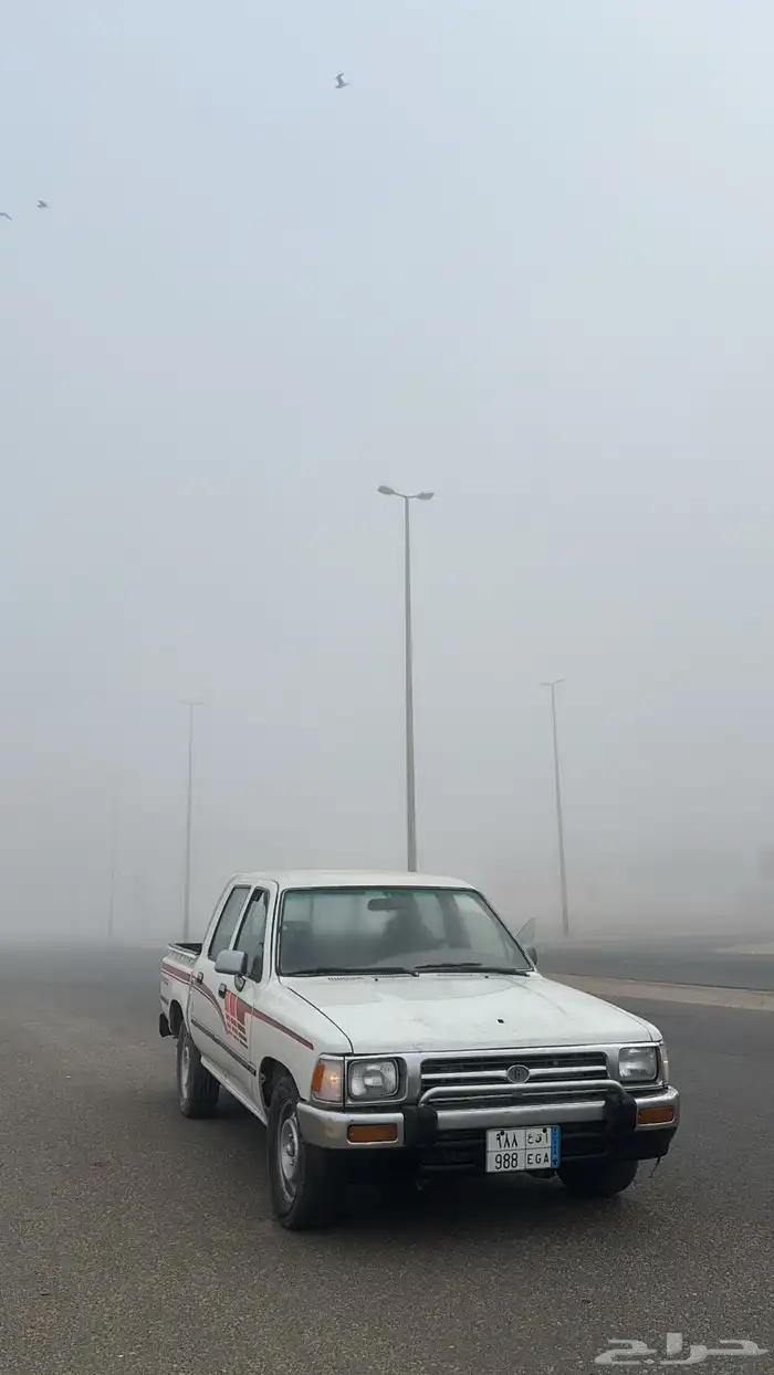 هايلكس 95 GLX للبيع السياره مرشوش بل كامل و البيع مع الوحه 2