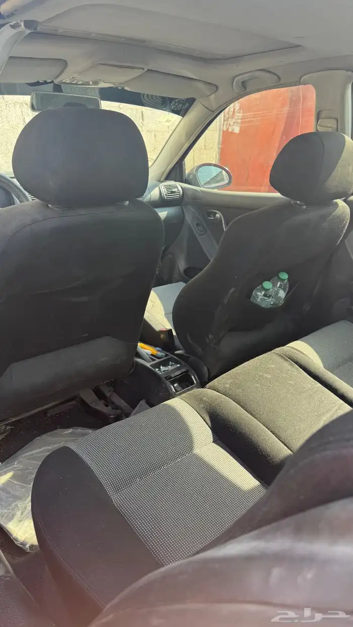 للبيع السيارة و لوحة ع سوم موديل 2005 المشي 240 آلف 13