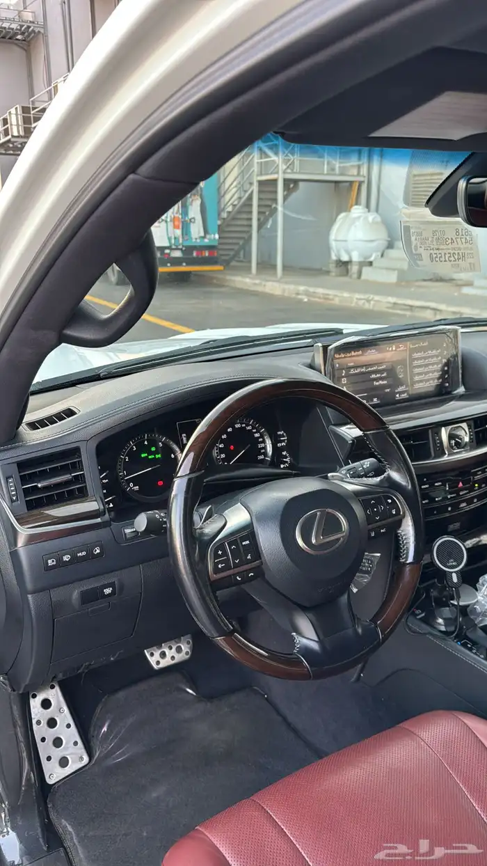 للبيع جيب لكزس 2017 13