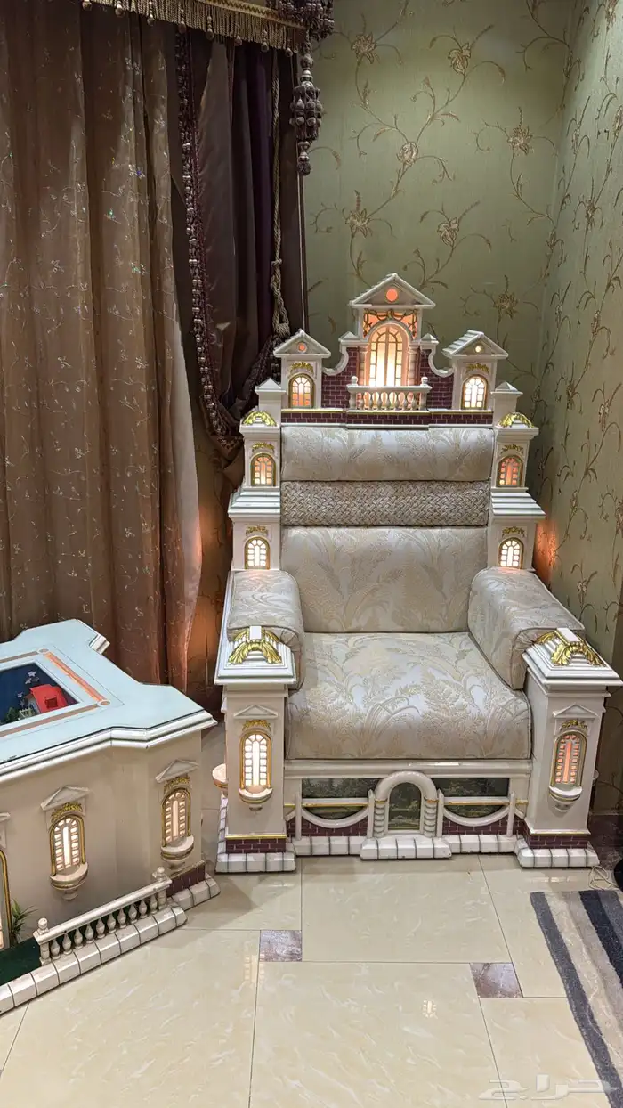 للبيع كنب ملكي 5