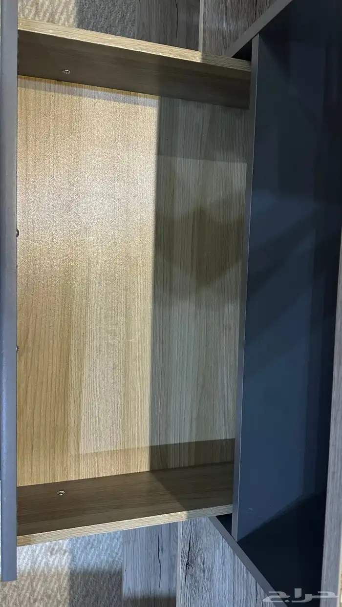 دولاب وطاولة 5