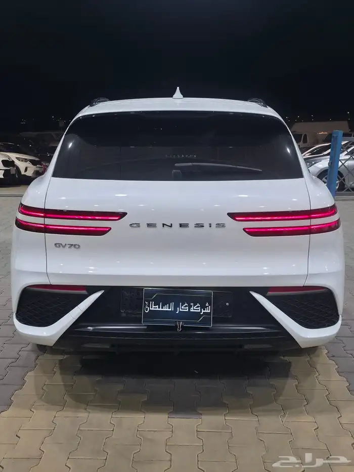 جنسس GV70 2023 فل كامل ديزل 8
