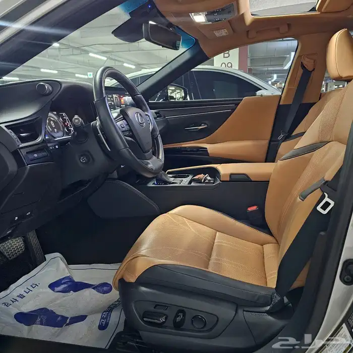 لكزس es300h بحاله الوكاله كوري اعلي مواصفات 4