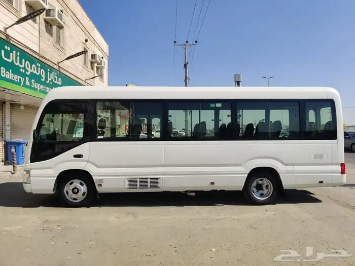 باص كوستر VIP ركاب موديل حديث مع السائق للايجار ب 1