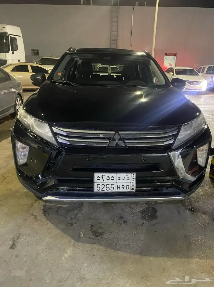 ميتسوبيشي اكلبس كروس 8