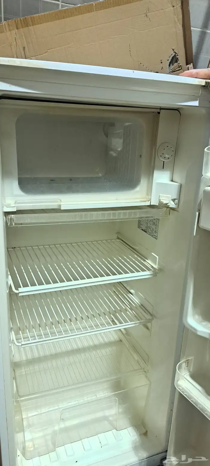 شاشه 32بوصه معى سيفر ثلاجه كلشي سليم مستخدم نضيف 0