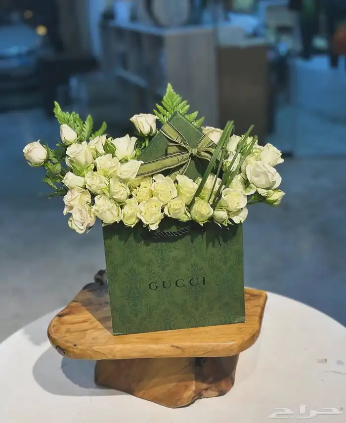 مندوب توصيل هدايا او تنسيق تغليف الهدايا 8