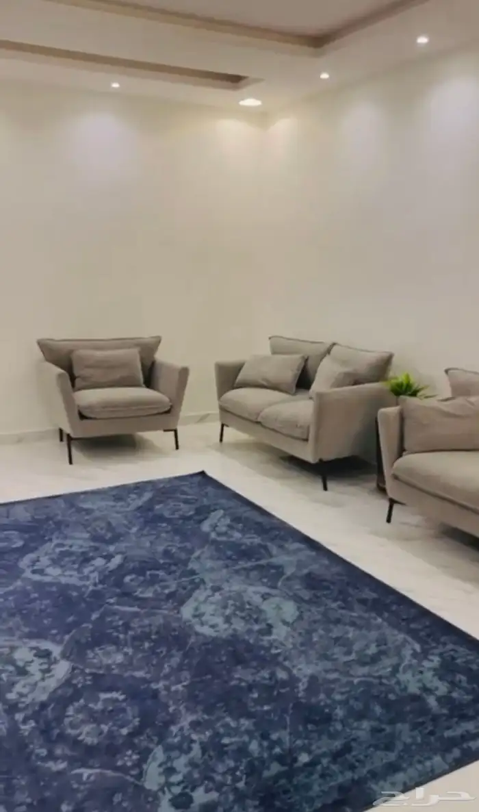 للبيع فيلا ( دورين درج صاله ) حي طويق 3