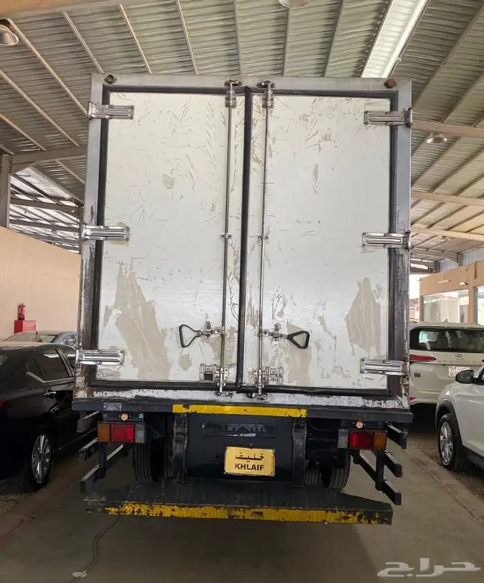 ايسوزو لوري 11طن ثلاجة 2016 3