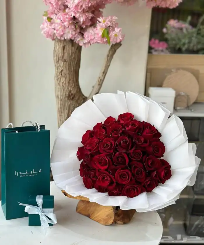 مندوب توصيل هدايا او تنسيق تغليف الهدايا 3