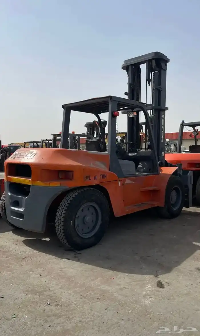 رافعه شوكيه فوركلفت سيزرلفت للايجار الشهري Forklift 1