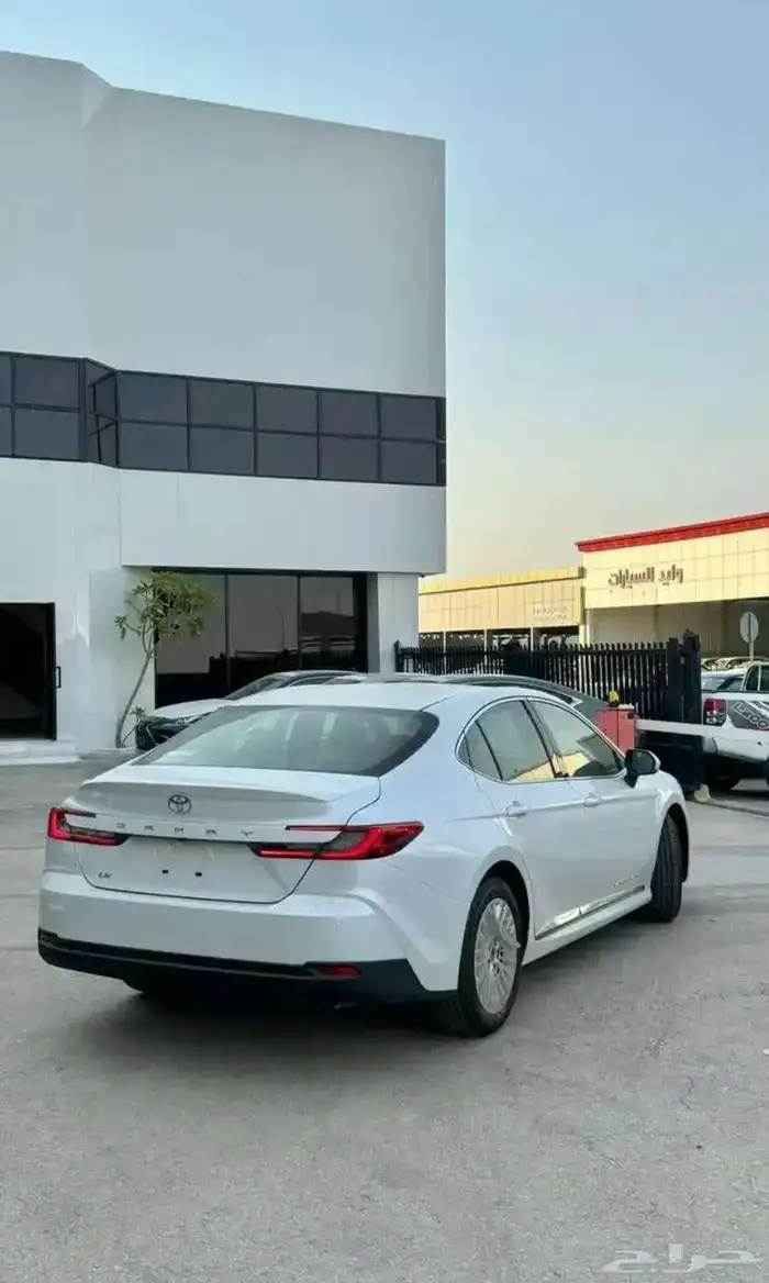كامري LE بانزين ( عروض الكاش ) 1