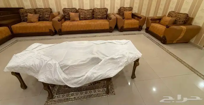 طقم كنب مستخدم نظيف 2