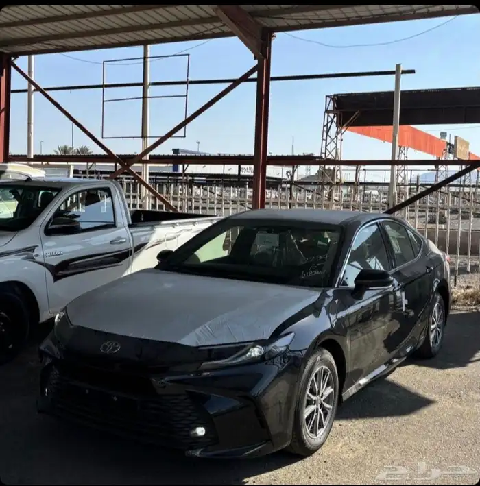 كامري اسود اصفار 2025 ( استاندر ) 0