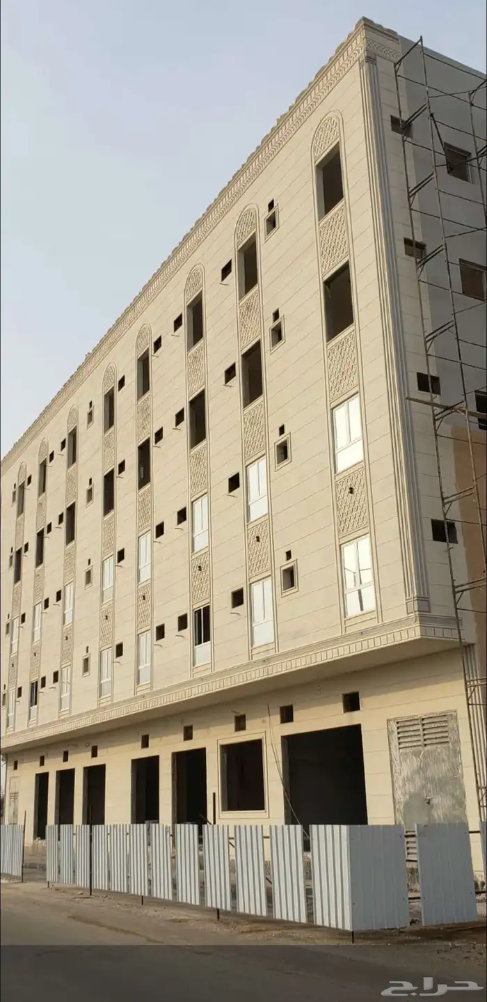 لياسه ملونه باللاسمنت الابيض وبطحاء الرياض معا اعمال العزل 7