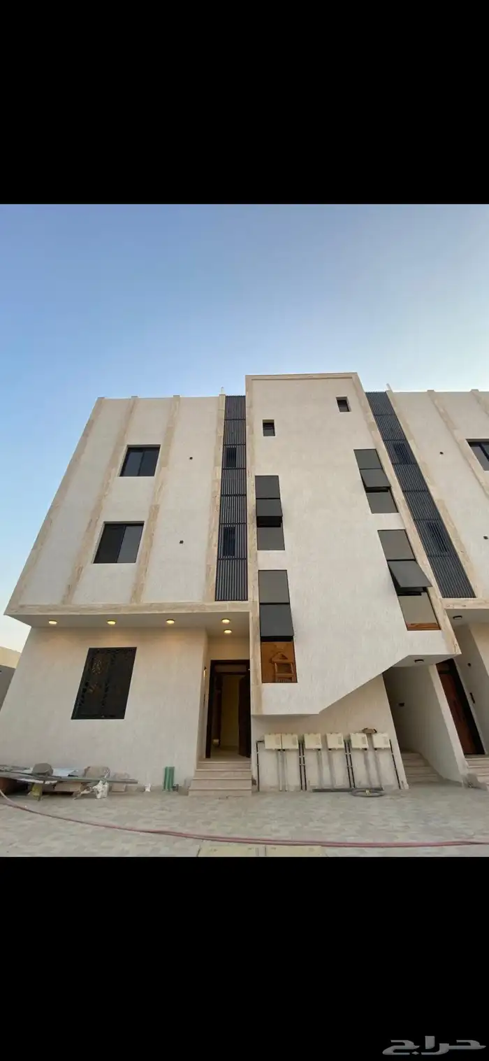 شقة تمليك مدخل مستقل بحوش _ العزيزية حي الدفاع مساحة 181 0