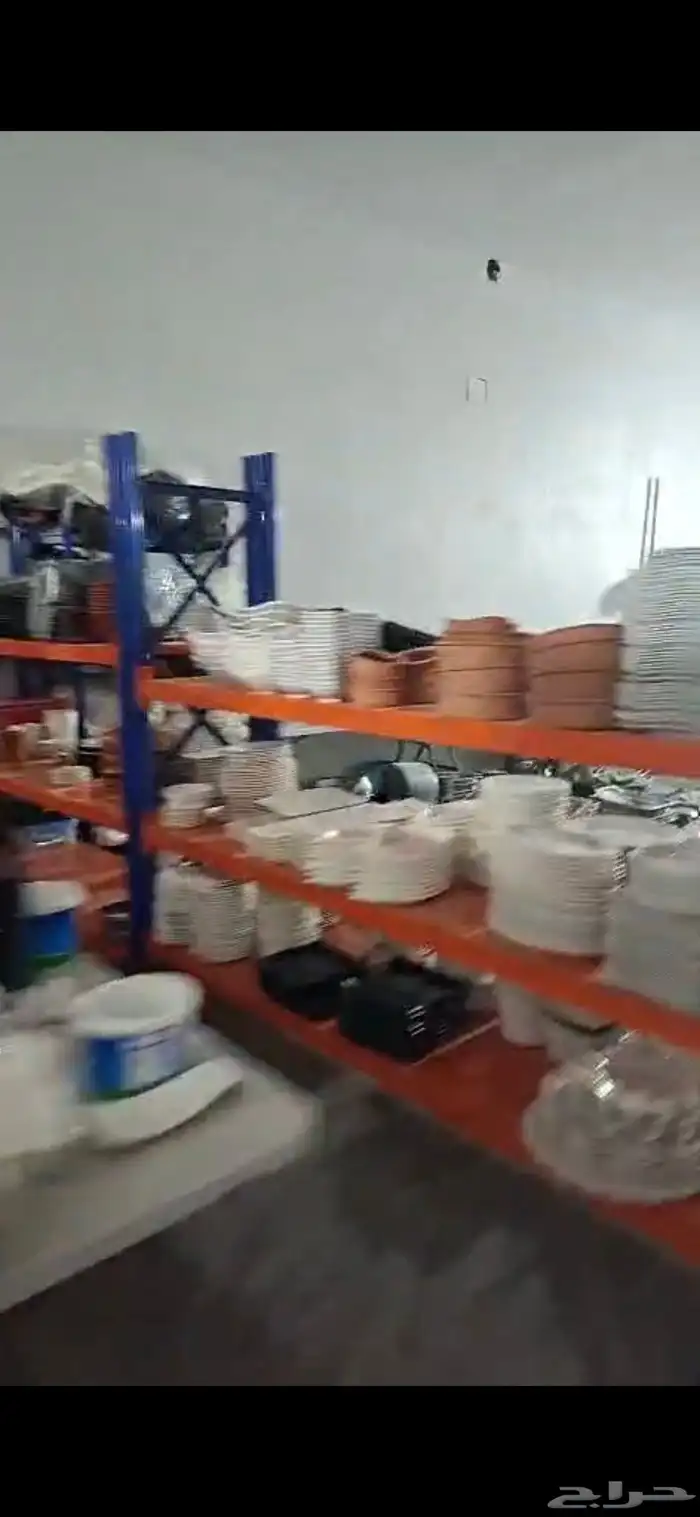 اغراض مطعم كامل للبيع للتواصل والتفاهم على الخاص او على هذا 5