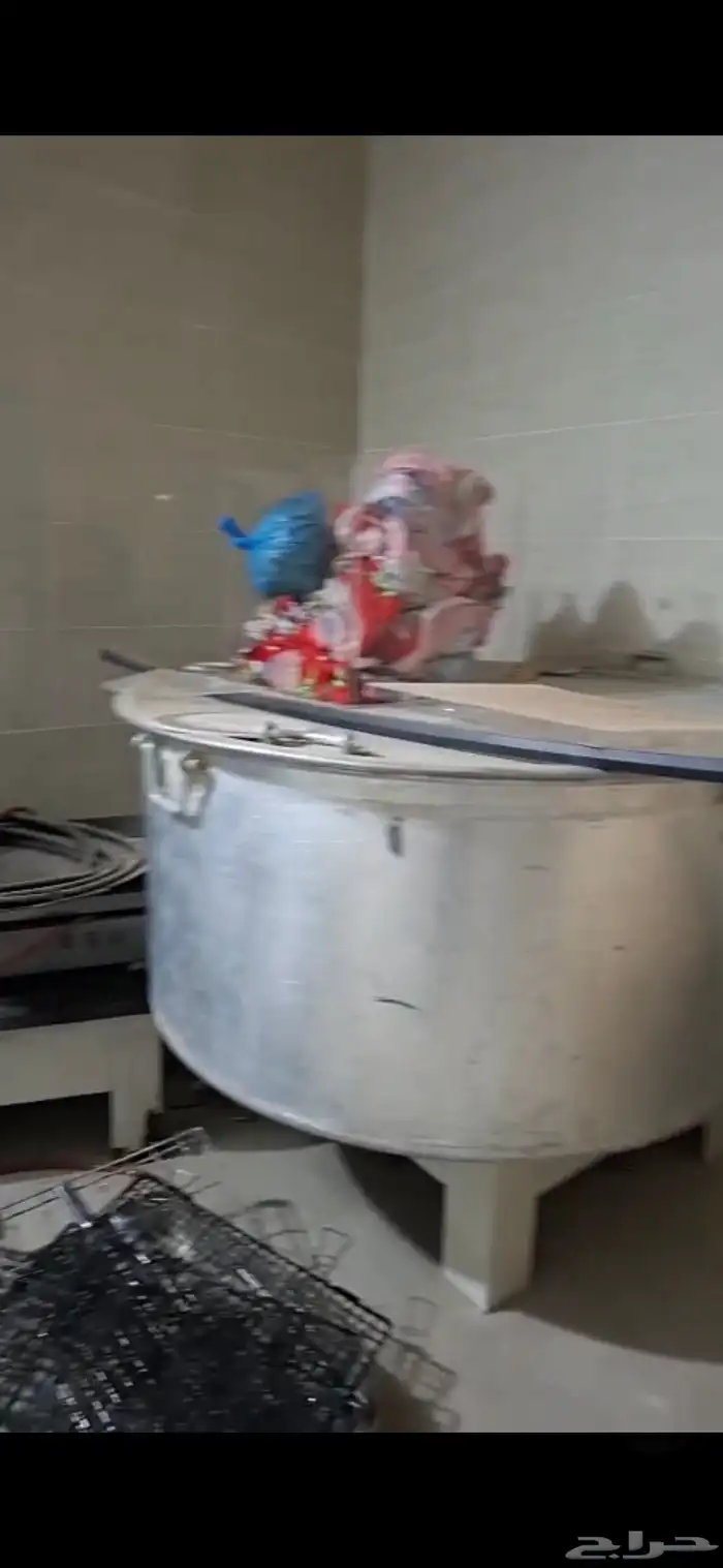 اغراض مطعم كامل للبيع للتواصل والتفاهم على الخاص او على هذا 1