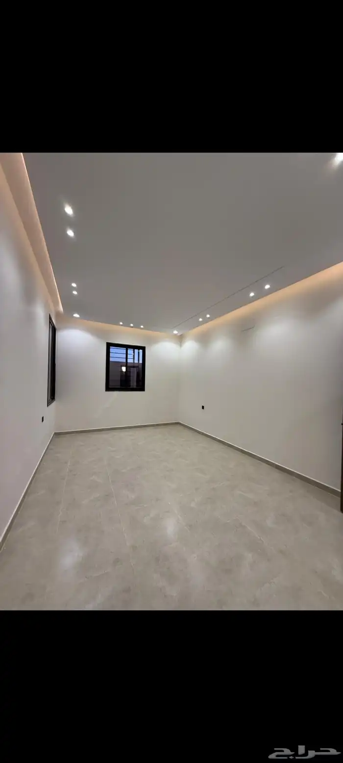 للبيع شقق علويه موقع مميز تشطيبات فاخرة جميع الخدمات والضمان 30