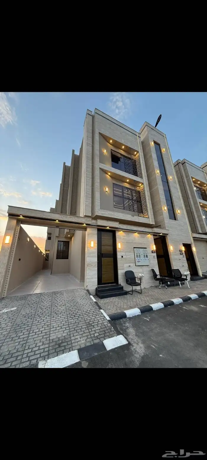 للبيع شقق علويه موقع مميز تشطيبات فاخرة جميع الخدمات والضمان 1