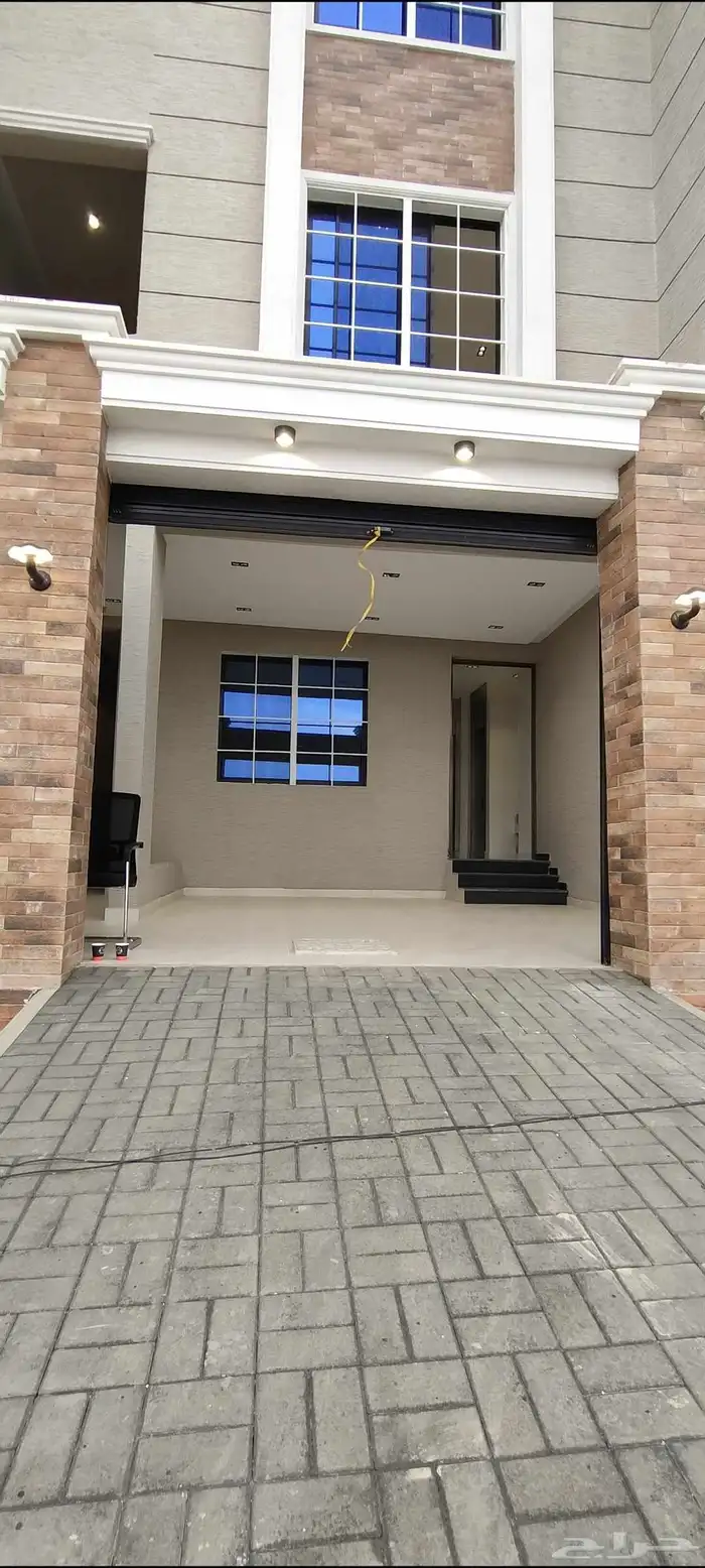 للبيع شقق ارضية وعلويه موقع مميز تشطيبات فاخرة أسعار مناسبة 3