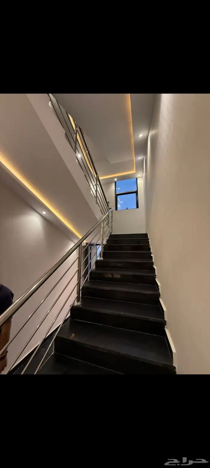للبيع شقق علويه موقع مميز تشطيبات فاخرة جميع الخدمات والضمان 5