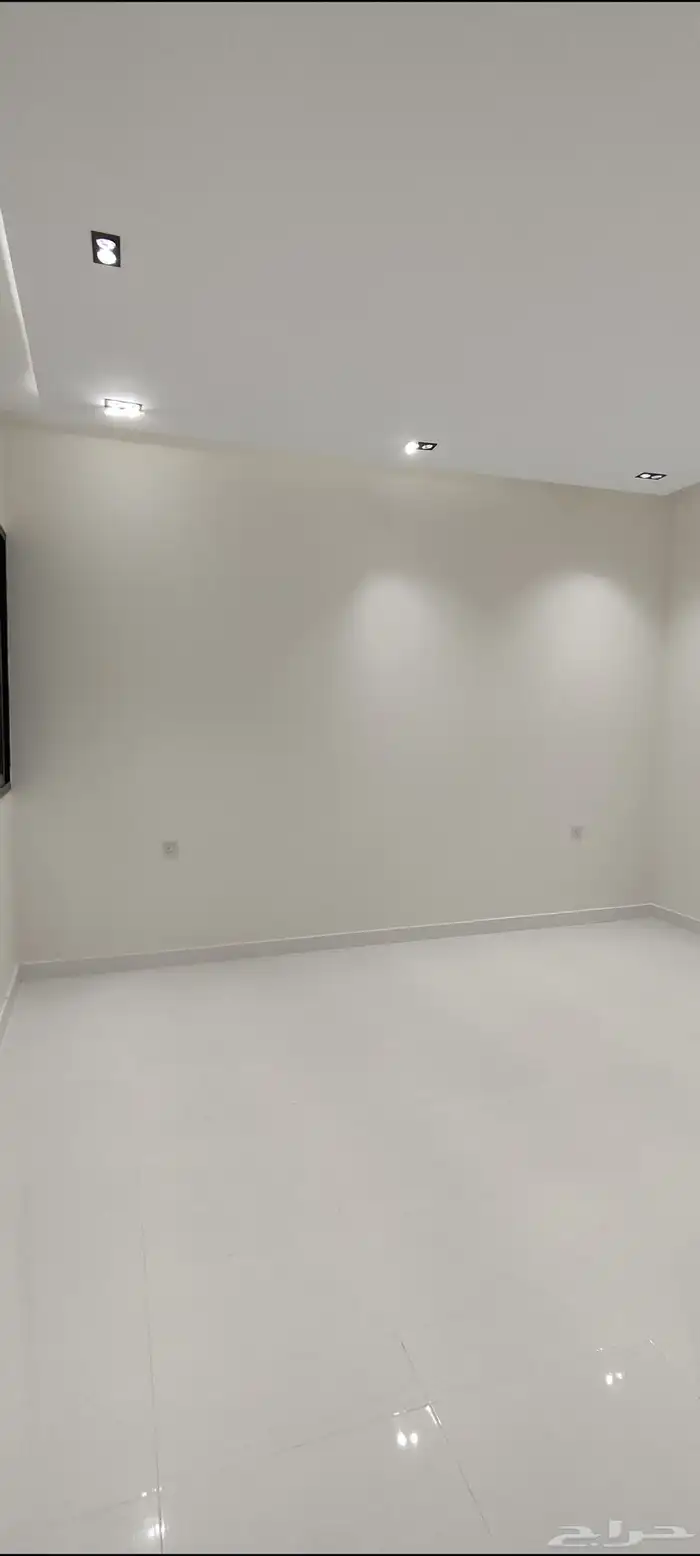 للبيع شقق ارضية وعلويه موقع مميز تشطيبات فاخرة أسعار مناسبة 15