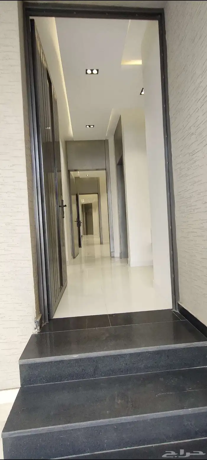 للبيع شقق ارضية وعلويه موقع مميز تشطيبات فاخرة أسعار مناسبة 6