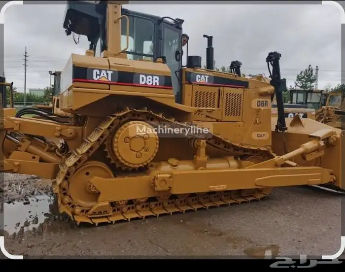 للبيع بلدوزر D8R موديل 2018 نضافه عاليه وعلي الفحص 0