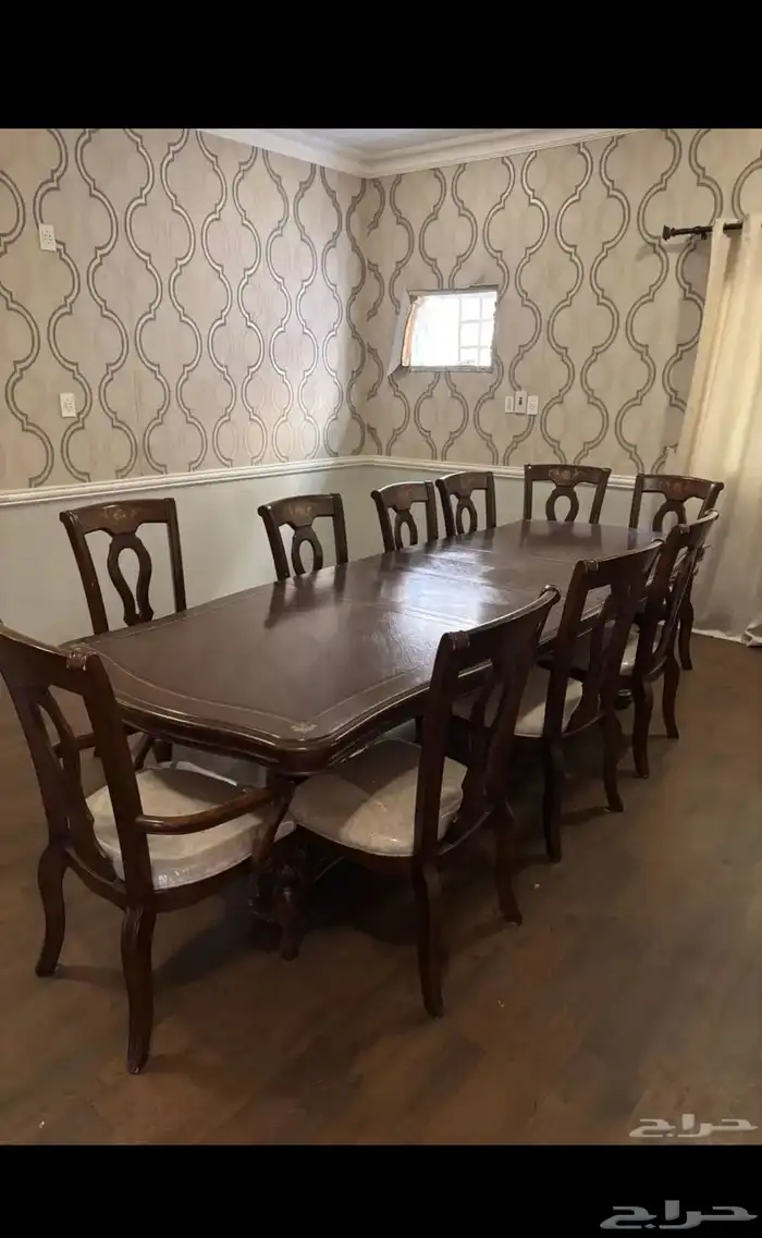 طاول مع كراسيها و طاوله بوفيه طقم 0