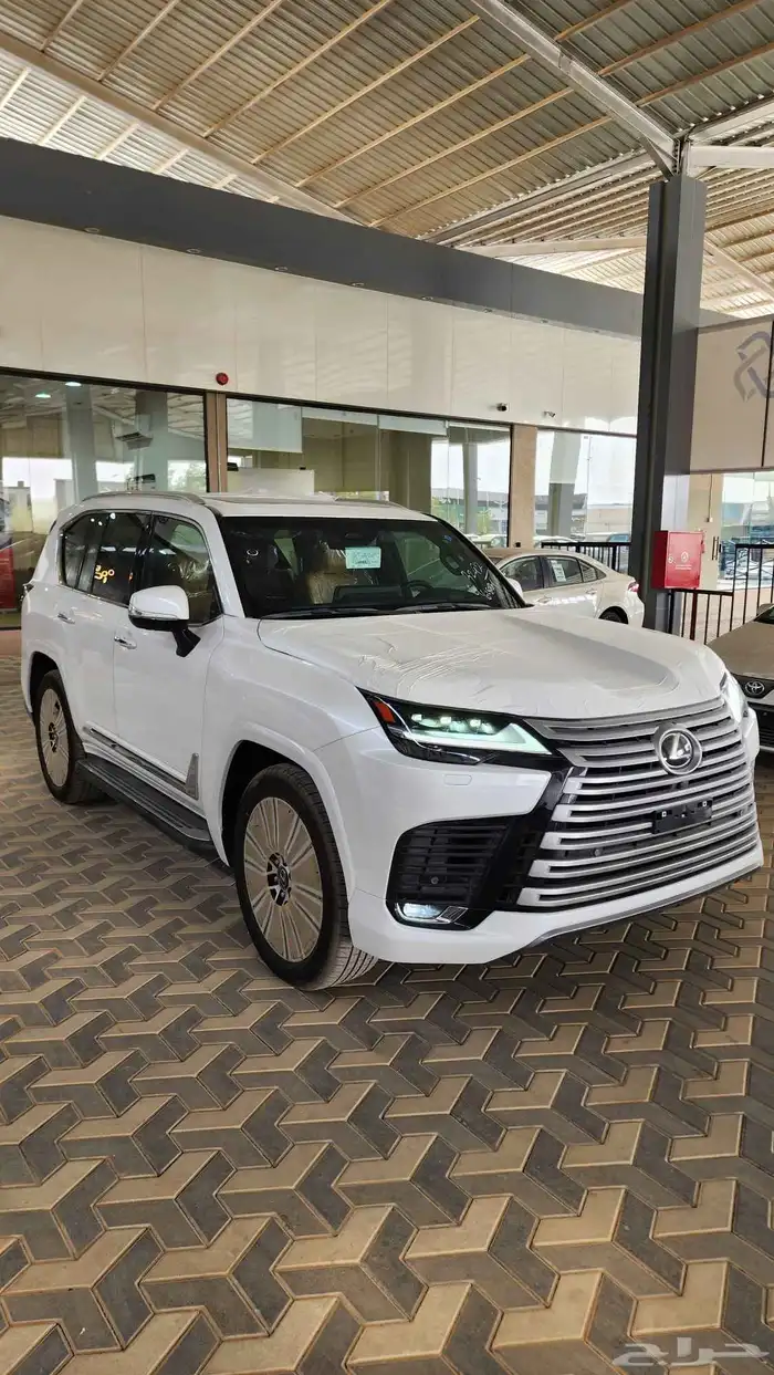 لكزس LX600 BB سعودي ابيض جملي واسود جملي ( 2025 ) 6