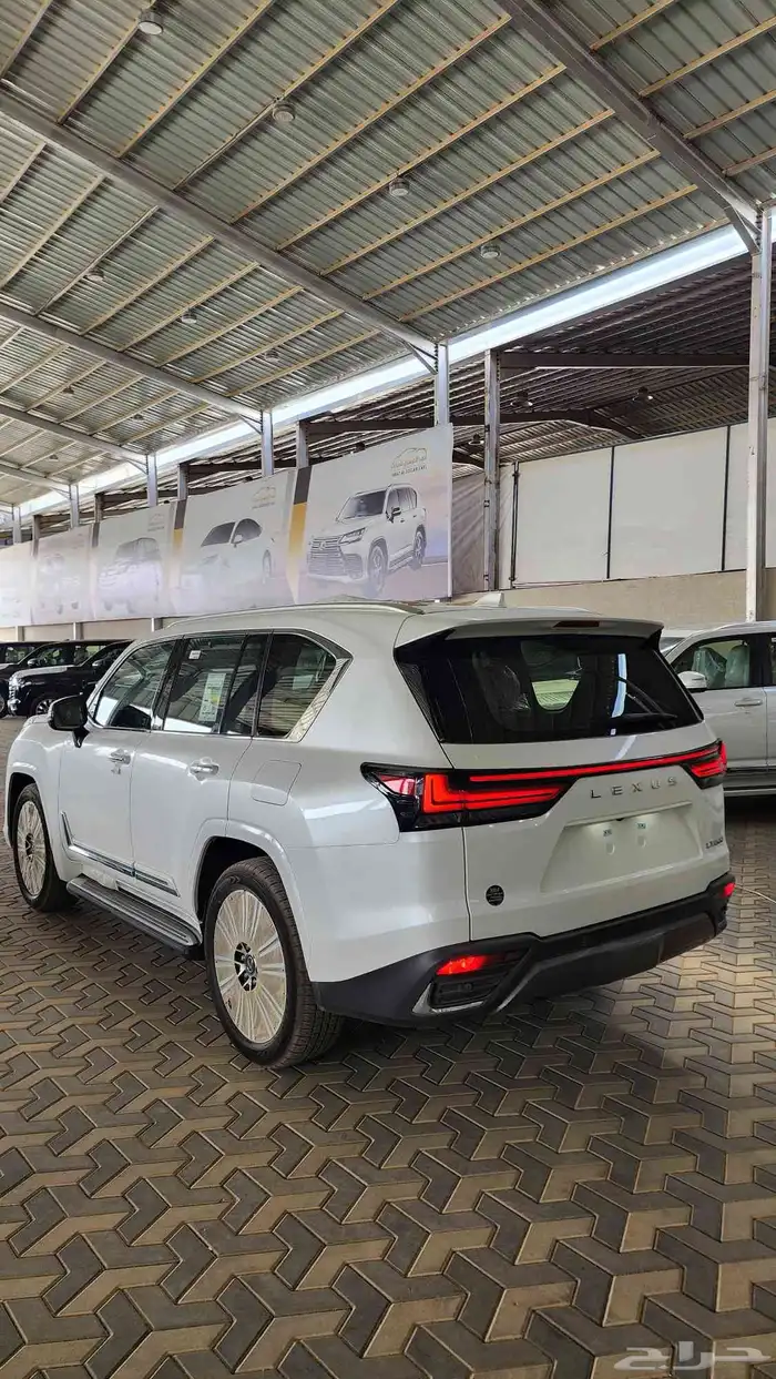 لكزس LX600 BB سعودي ابيض جملي واسود جملي ( 2025 ) 7